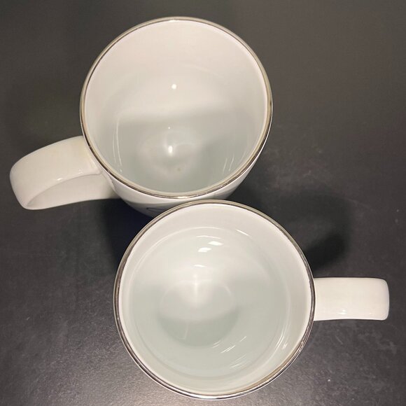 Set of 2 Vintage St. Nicholas Square ‘TIS THE SEASON Christmas Porcelain Mugs - Picture 7 of 9